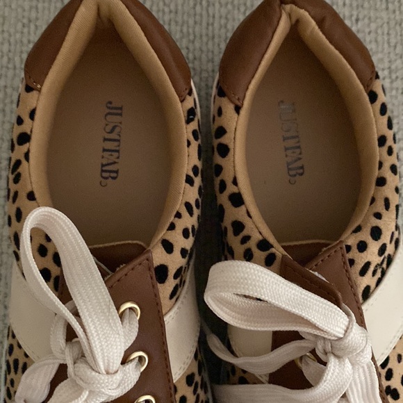 Cheetah Print platform sneaker- worn once - Picture 3 of 4